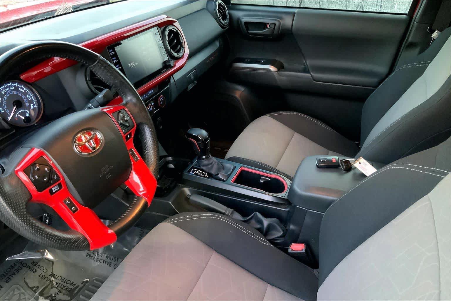 Used 2022 Toyota Tacoma TRD Off-Road w/ Technology Package AWD/4WD image 15