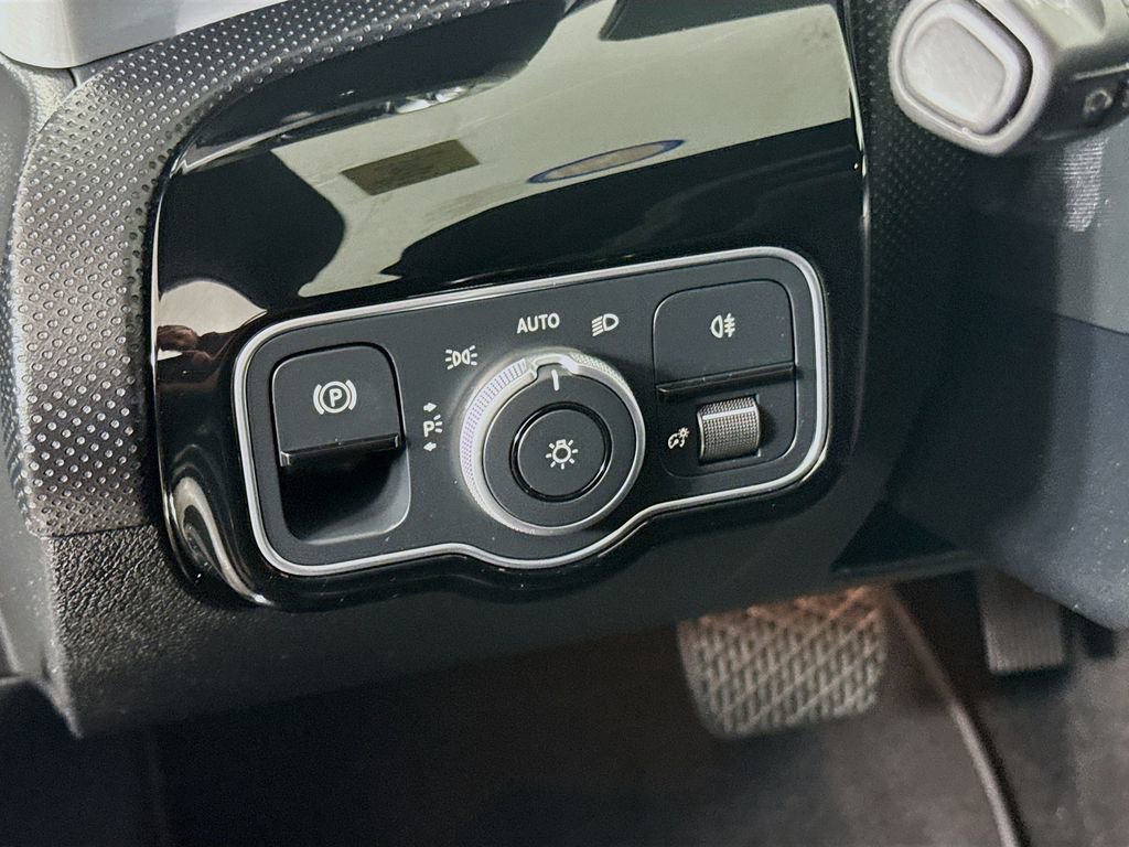 Used 2025 Mercedes-Benz CLA 250 4MATIC image 10