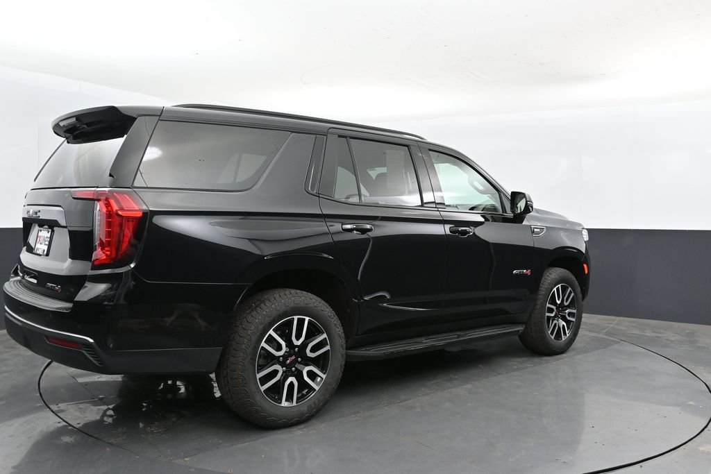 Used 2024 GMC Yukon AT4 w/ Technology Package AWD/4WD image 4
