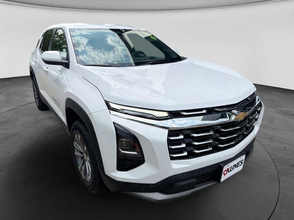 Used 2025 Chevrolet Equinox LT FWD image 11