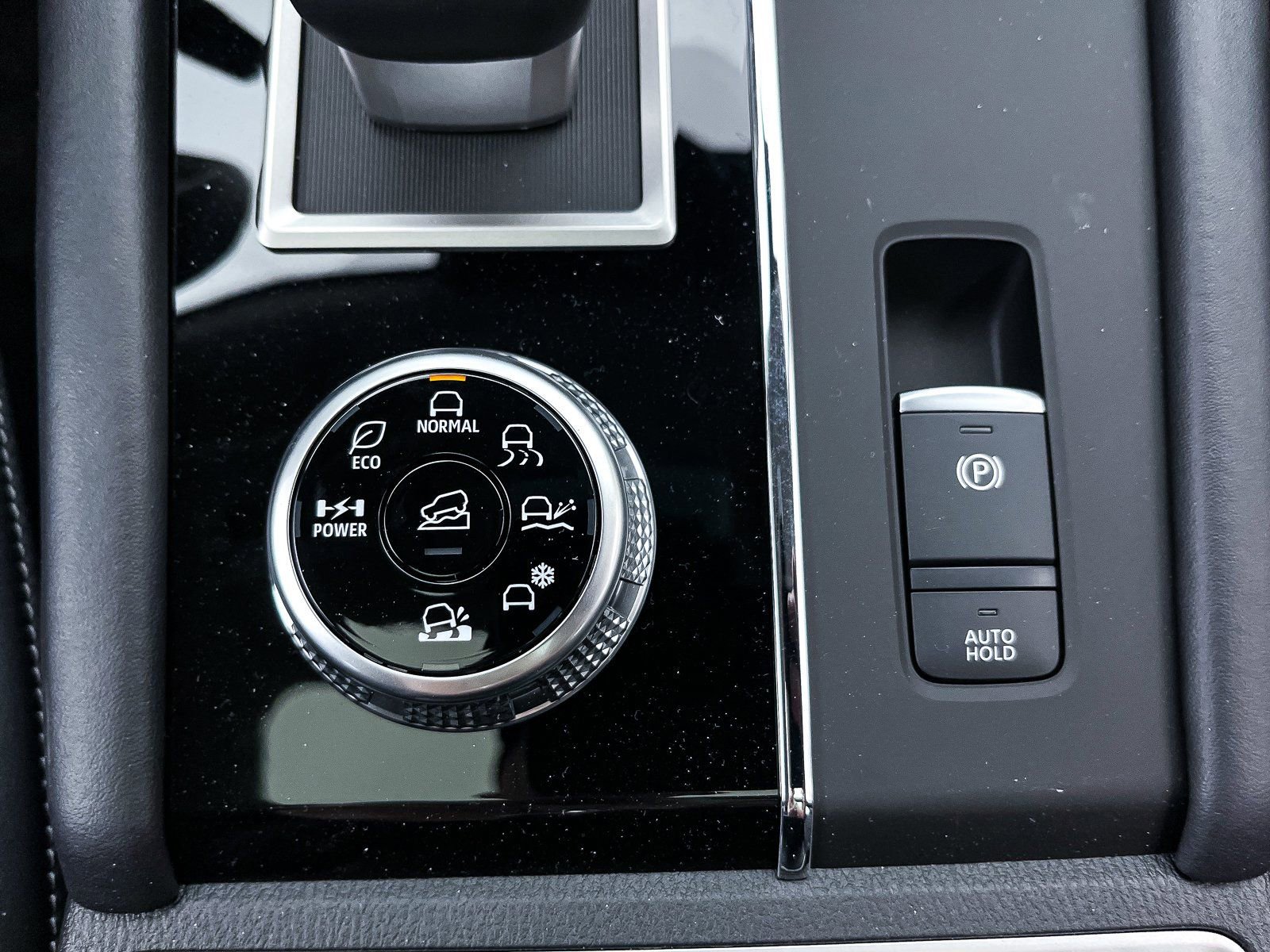 New 2025 Mitsubishi Outlander SE AWD/4WD image 19