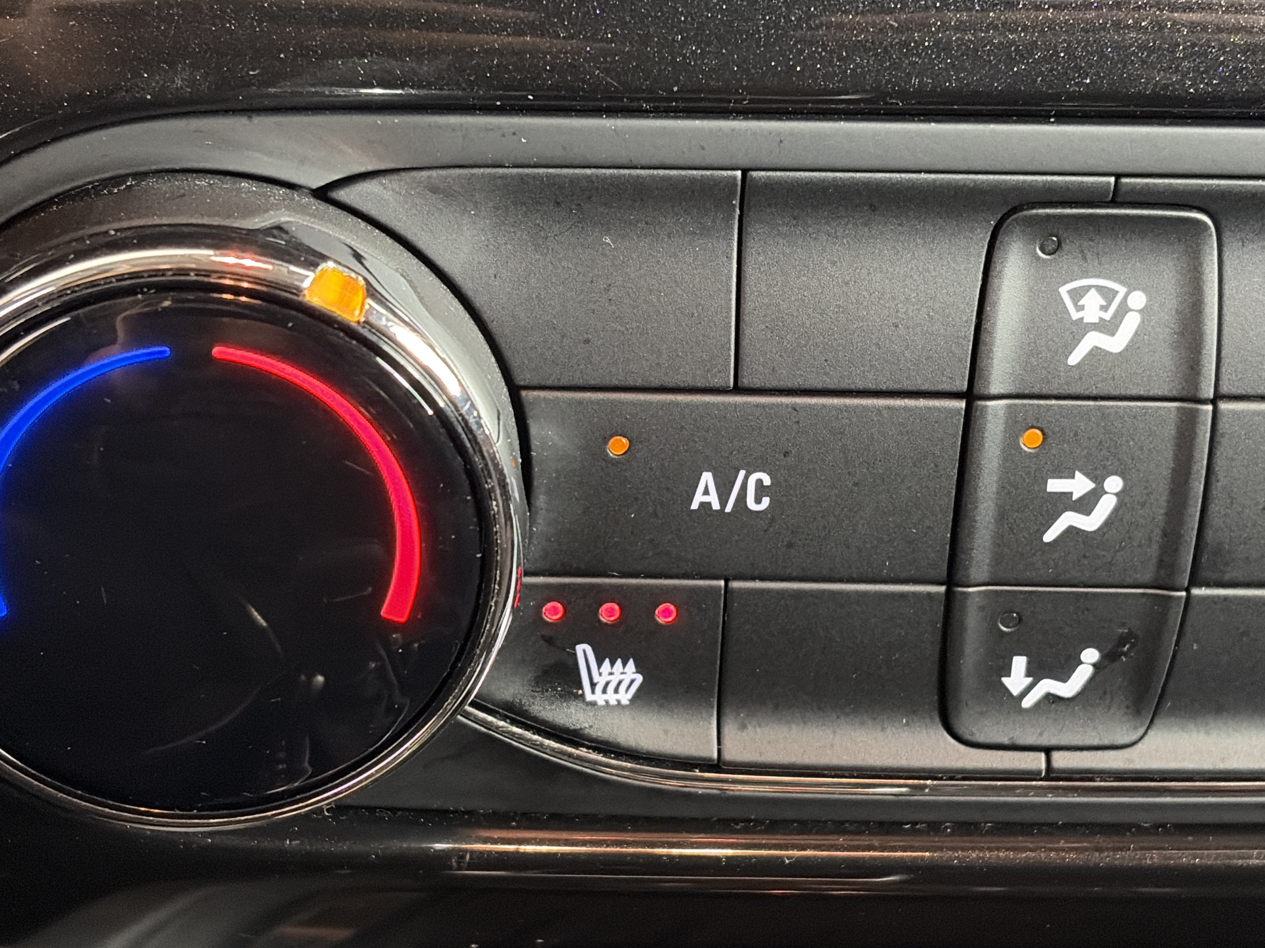 Certified 2024 Chevrolet TrailBlazer LT w/ LT Cold Weather Package FWD image 22