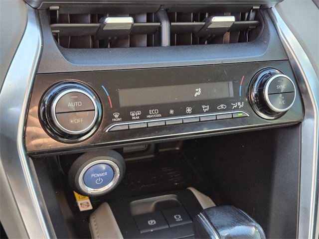 Used 2021 Toyota Venza XLE image 22