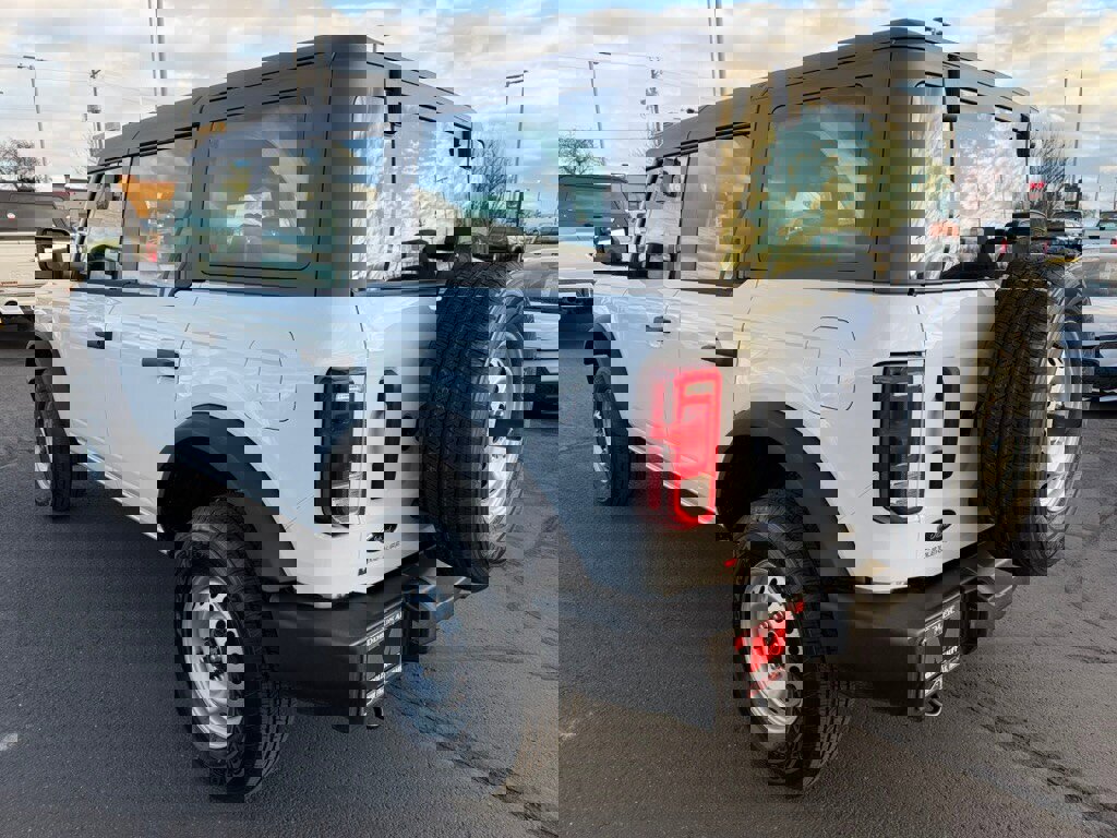 New 2025 Ford Bronco 4-Door image 5