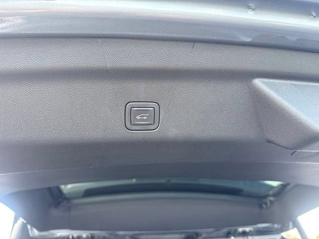 Used 2026 GMC Yukon Denali Ultimate AWD/4WD image 10