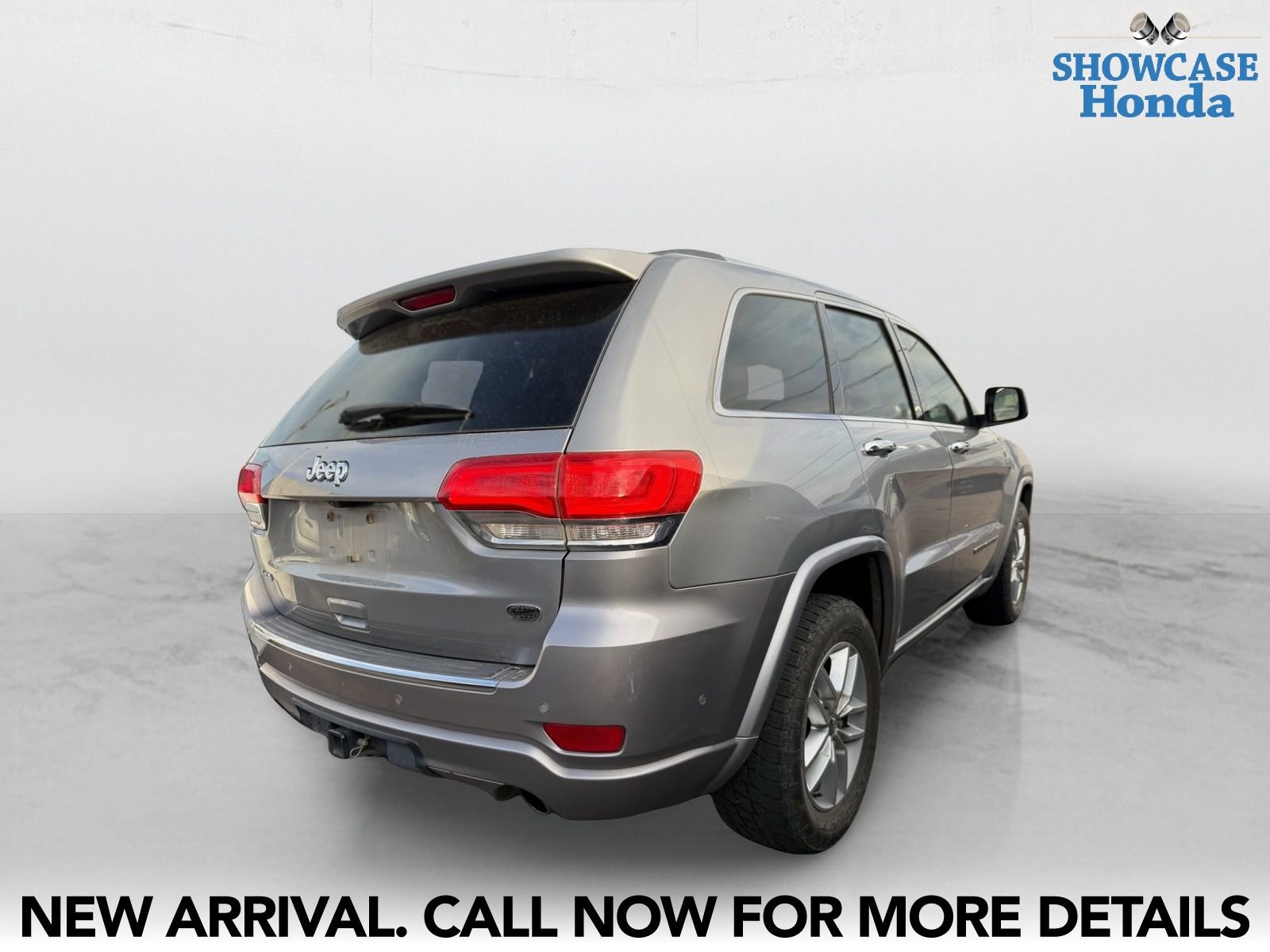 Used 2017 Jeep Grand Cherokee Overland w/ Jeep Active Safety Group AWD/4WD image 5