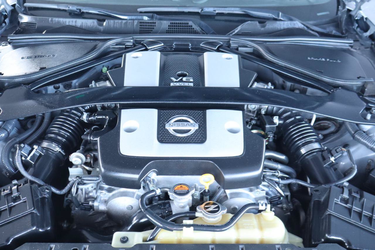 Used 2014 Nissan 370Z Touring RWD image 34
