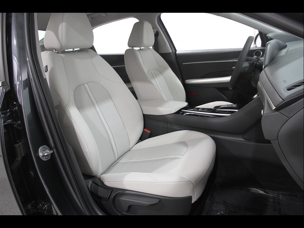 Certified 2023 Hyundai Sonata SEL FWD image 17