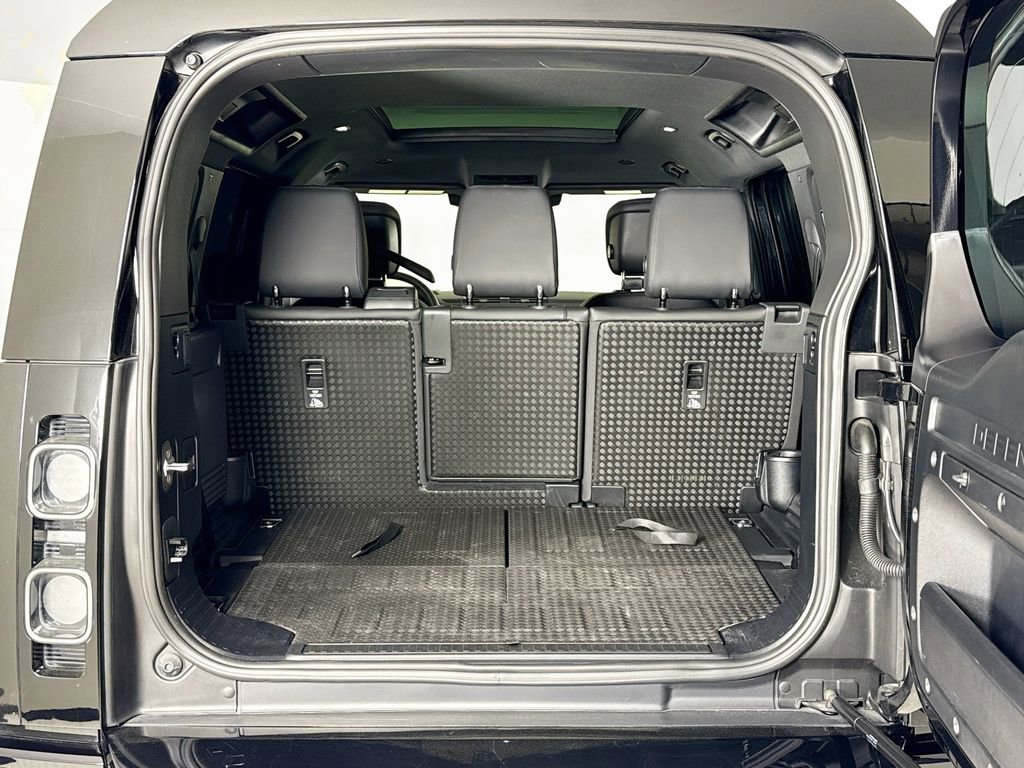 Used 2024 Land Rover Defender 110 X image 25