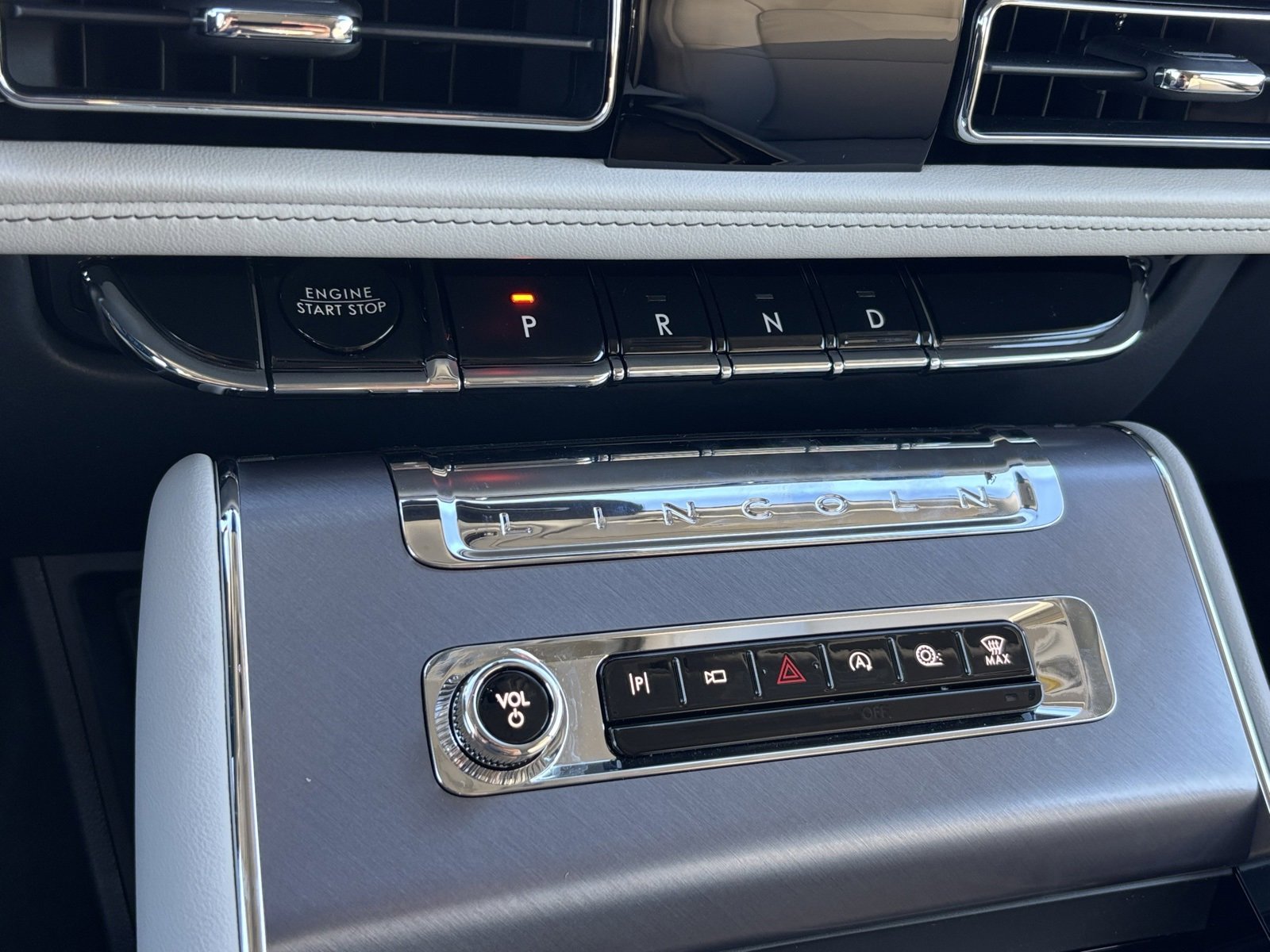 New 2025 Lincoln Aviator 2WD w/ Equipment Group 101A image 22