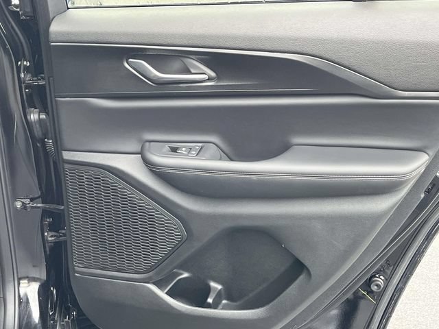 Used 2025 Jeep Grand Cherokee Laredo X AWD/4WD image 19