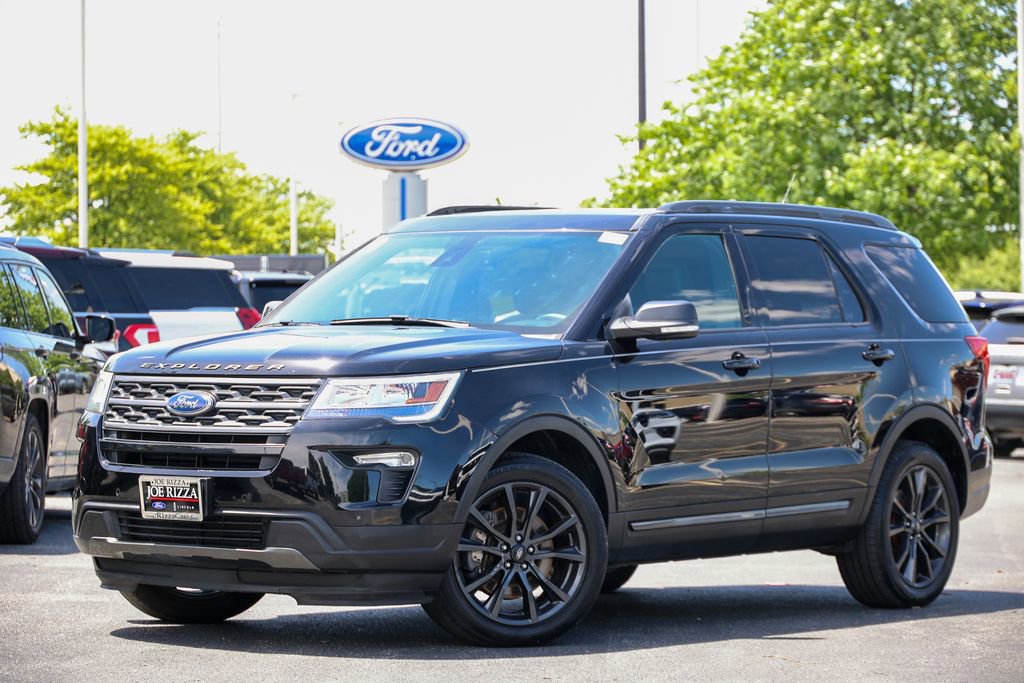 Used 2018 Ford Explorer XLT w/ Equipment Group 202A AWD/4WD image 2