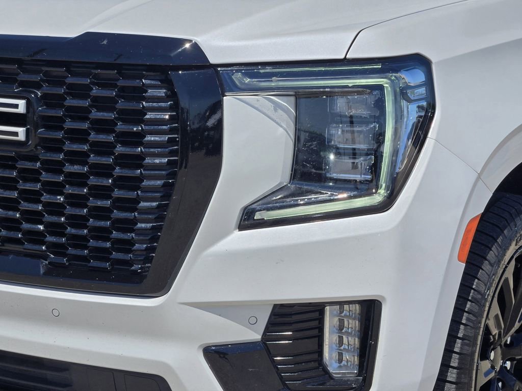 Used 2021 GMC Yukon Denali w/ Denali Premium Package AWD/4WD image 7