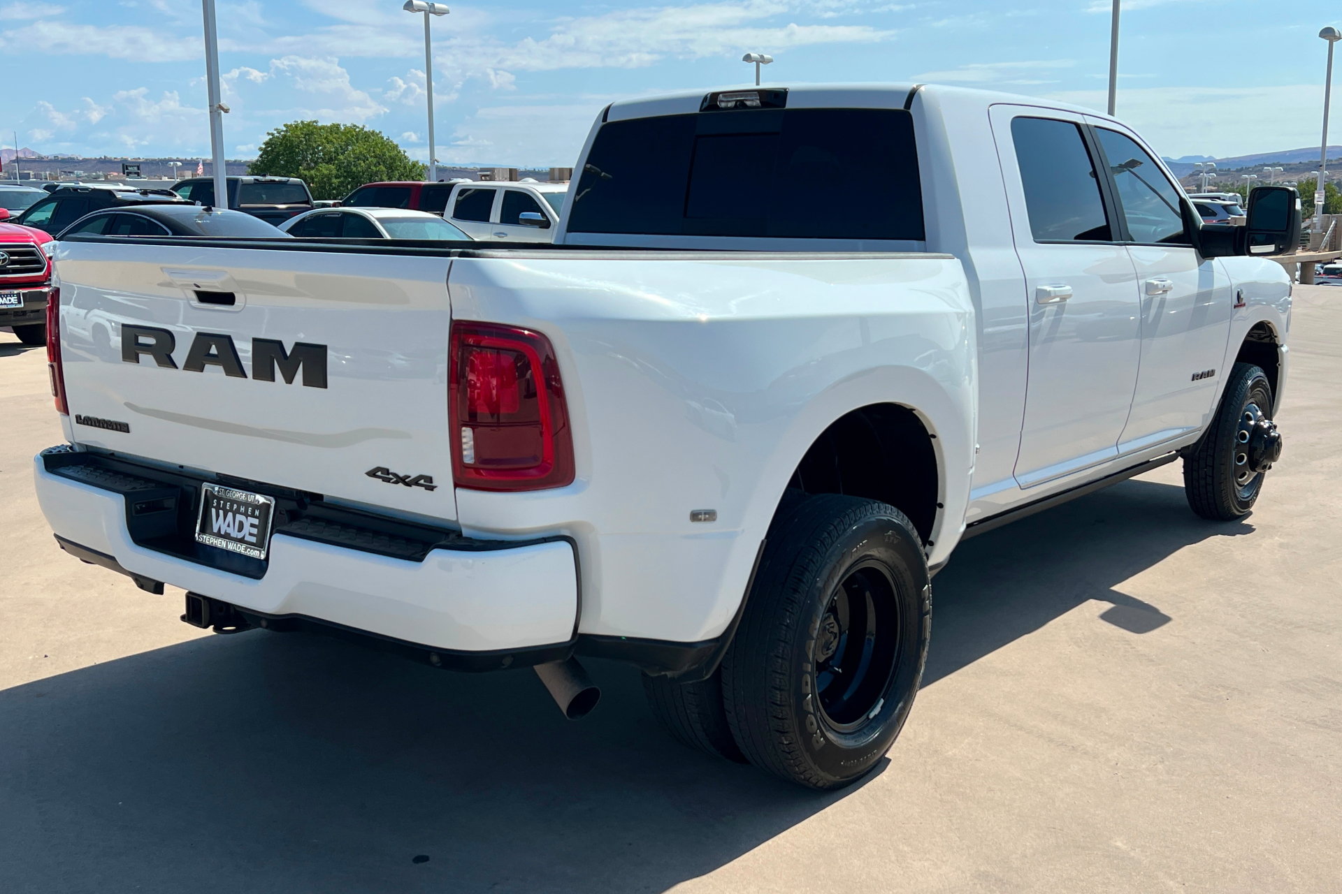 Used 2025 RAM 3500 Laramie AWD/4WD image 5
