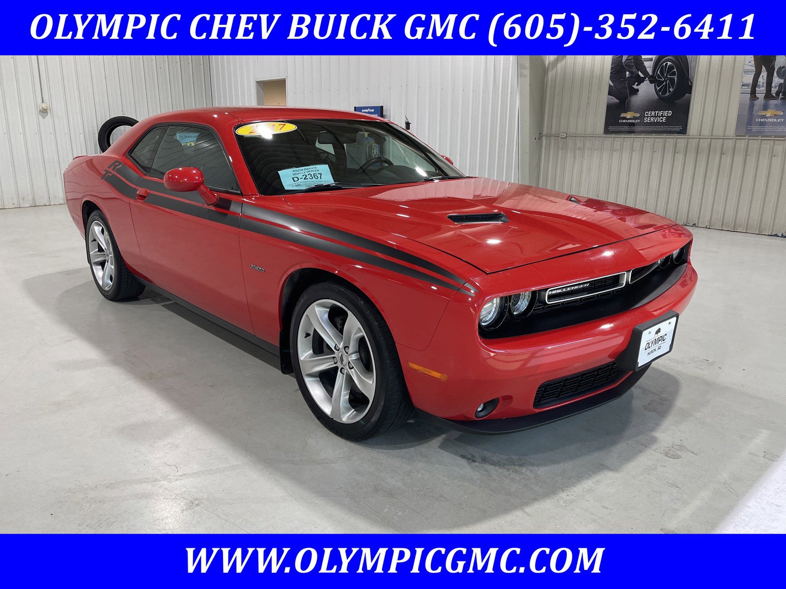 Used 2017 Dodge Challenger R/T image 1