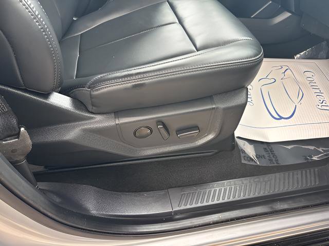 Used 2024 Ford Expedition XLT image 16