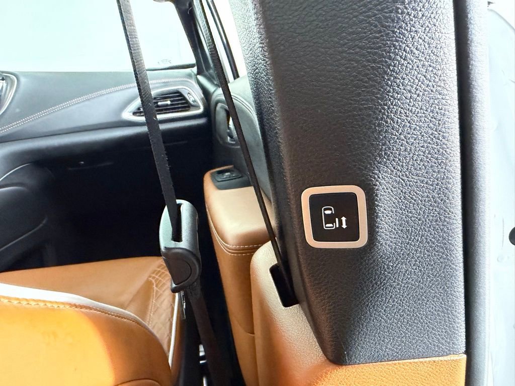 Used 2024 Chrysler Pacifica Pinnacle image 34