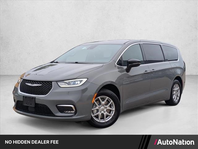 Used 2025 Chrysler Pacifica Select FWD image 1