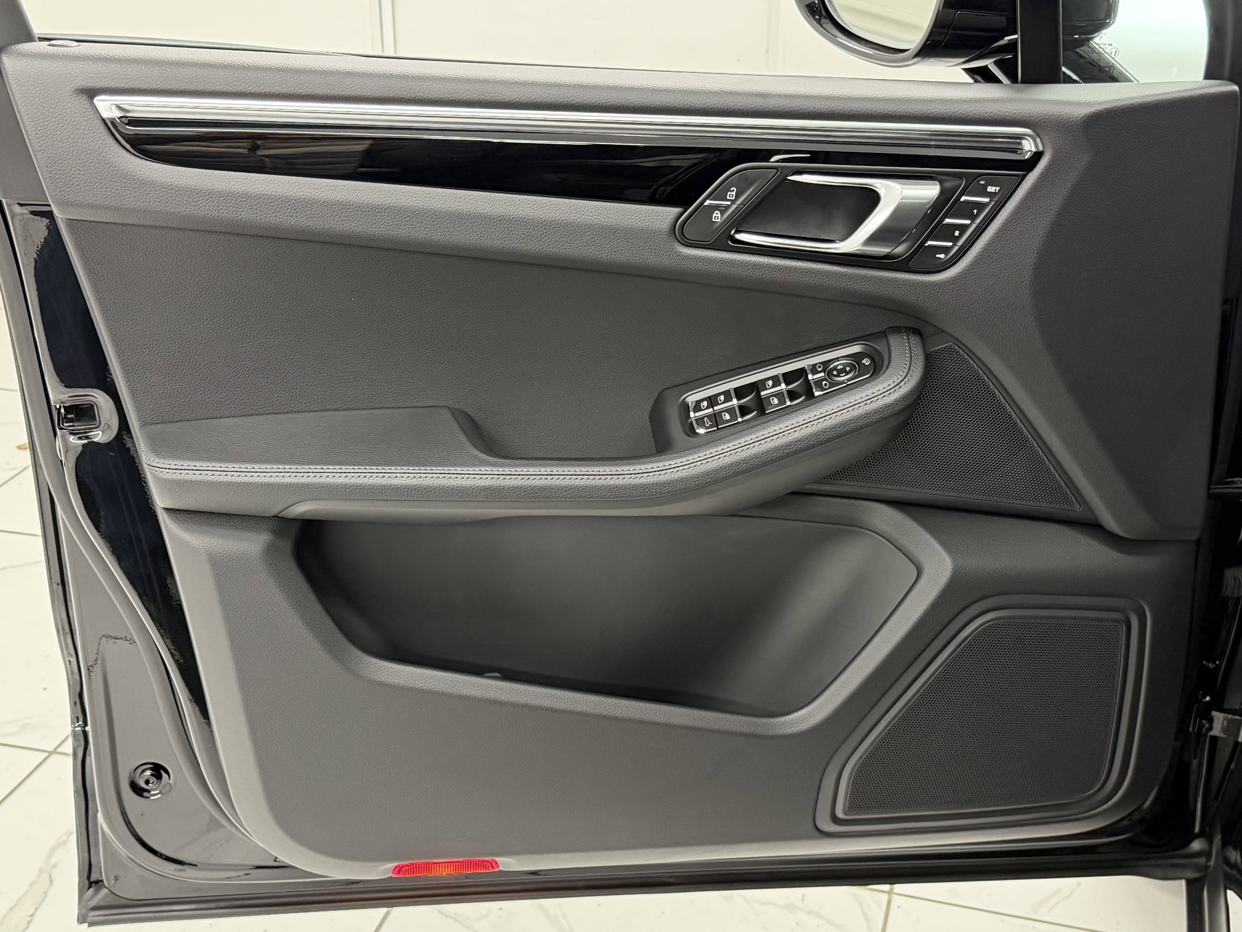 New 2026 Porsche Macan image 27