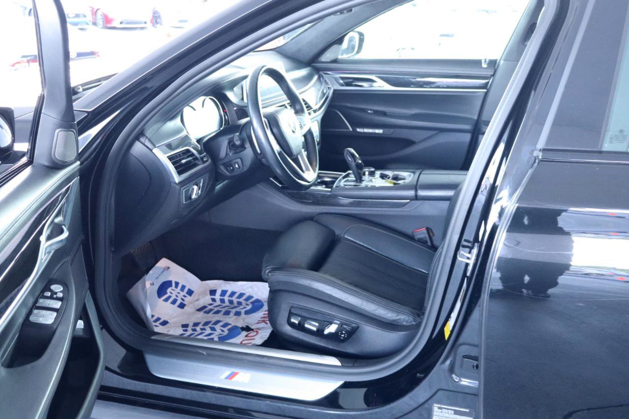 Used 2018 BMW 750i RWD image 14