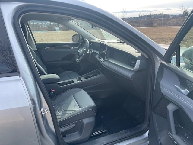 New 2025 Volkswagen Tiguan SE image 10