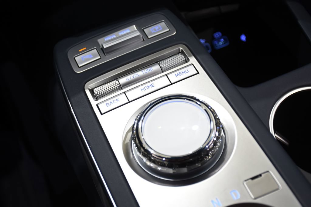 New 2025 Genesis GV70 3.5T Sport w/ Sport Advanced Package image 18