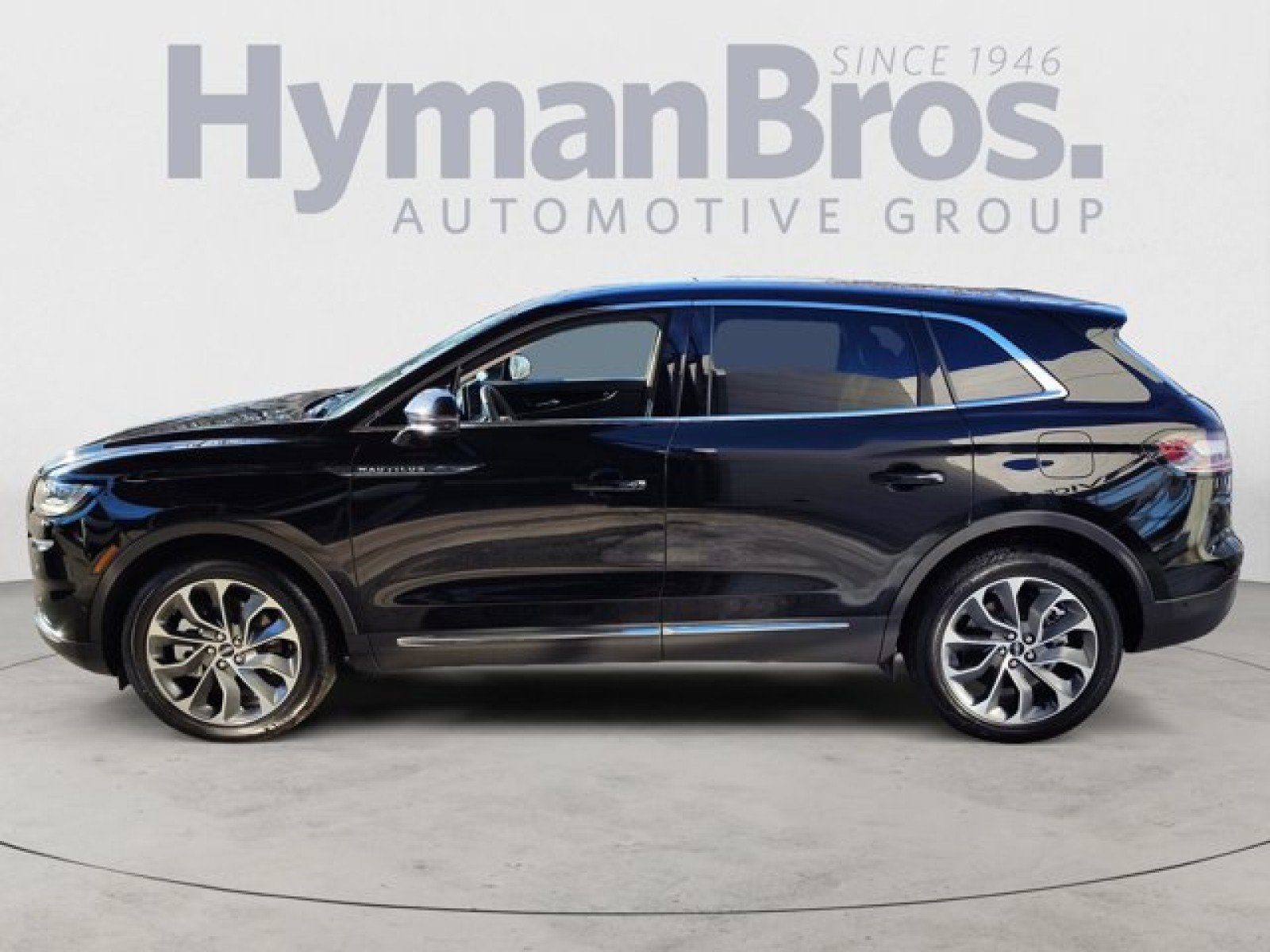 Used 2023 Lincoln Nautilus Reserve w/ Equipment Group 201A image 6