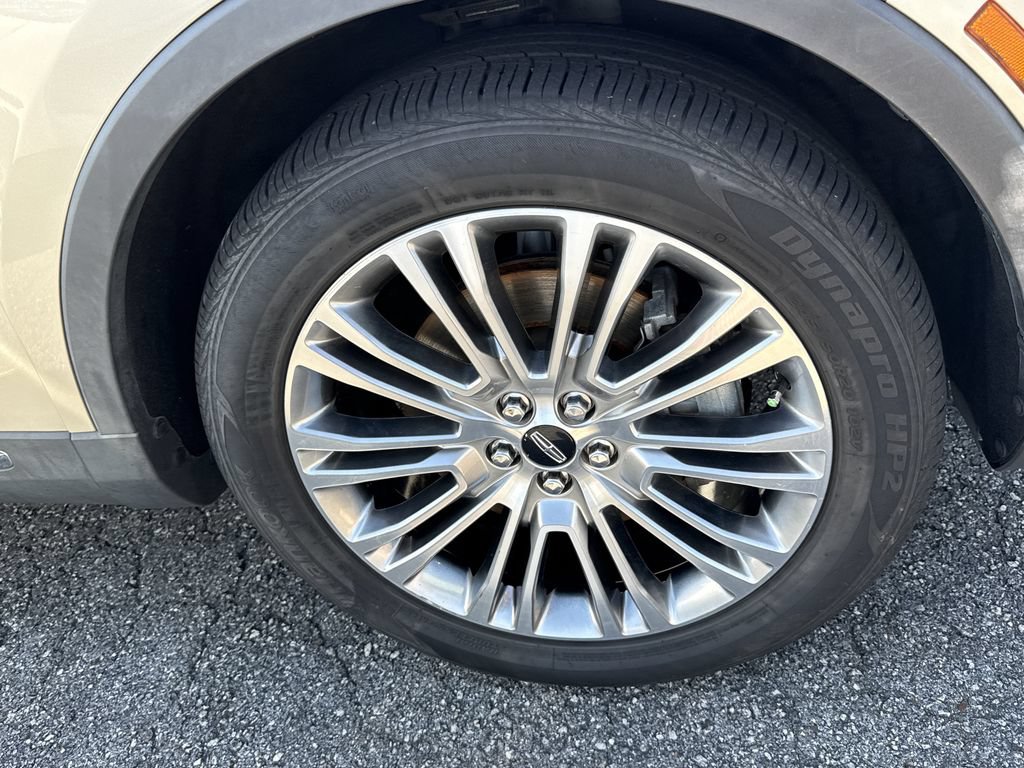 Used 2017 Lincoln MKX Reserve AWD/4WD image 12