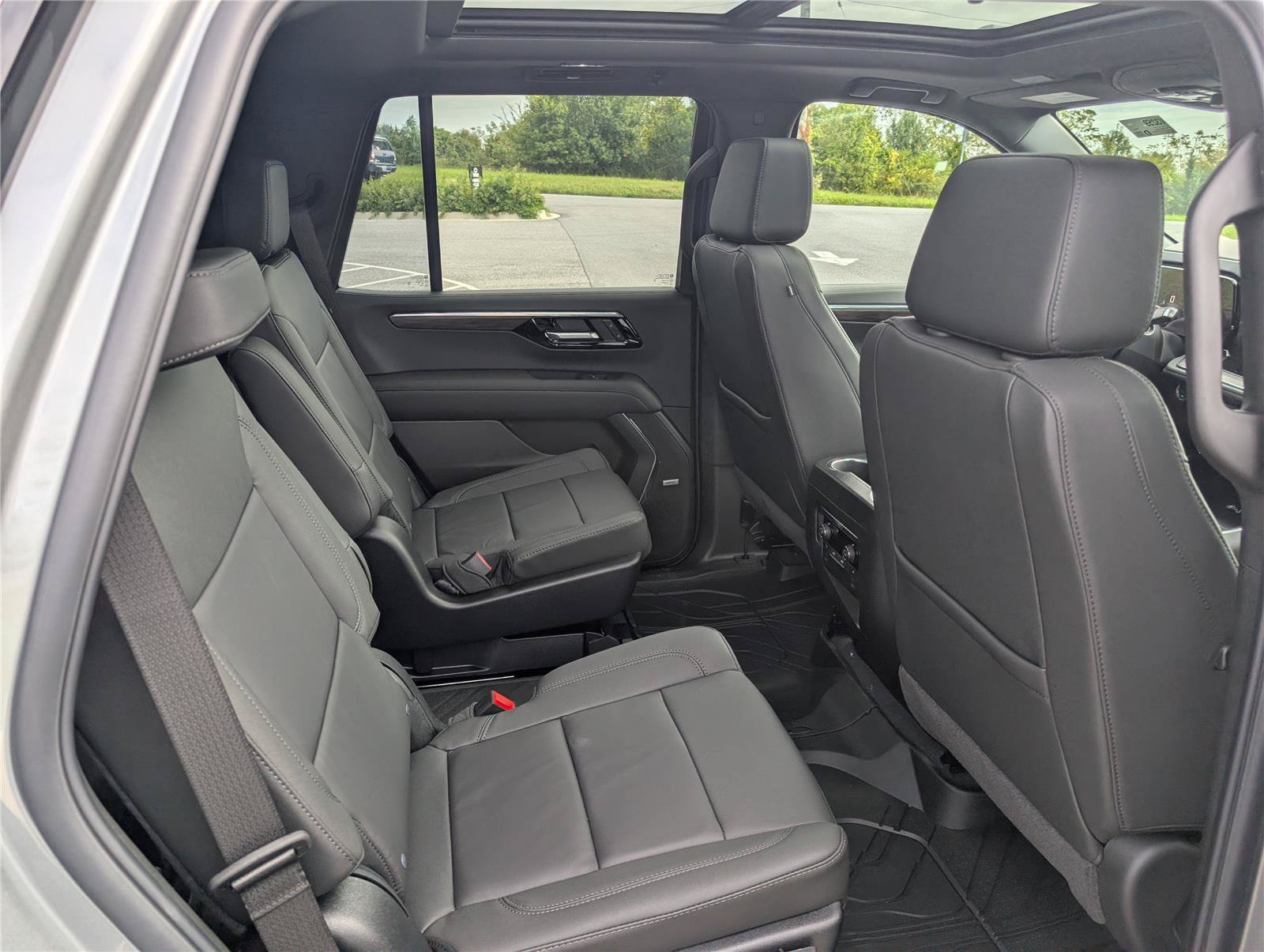 New 2027 Chevrolet Tahoe LT w/ Advanced Technology Package AWD/4WD image 8