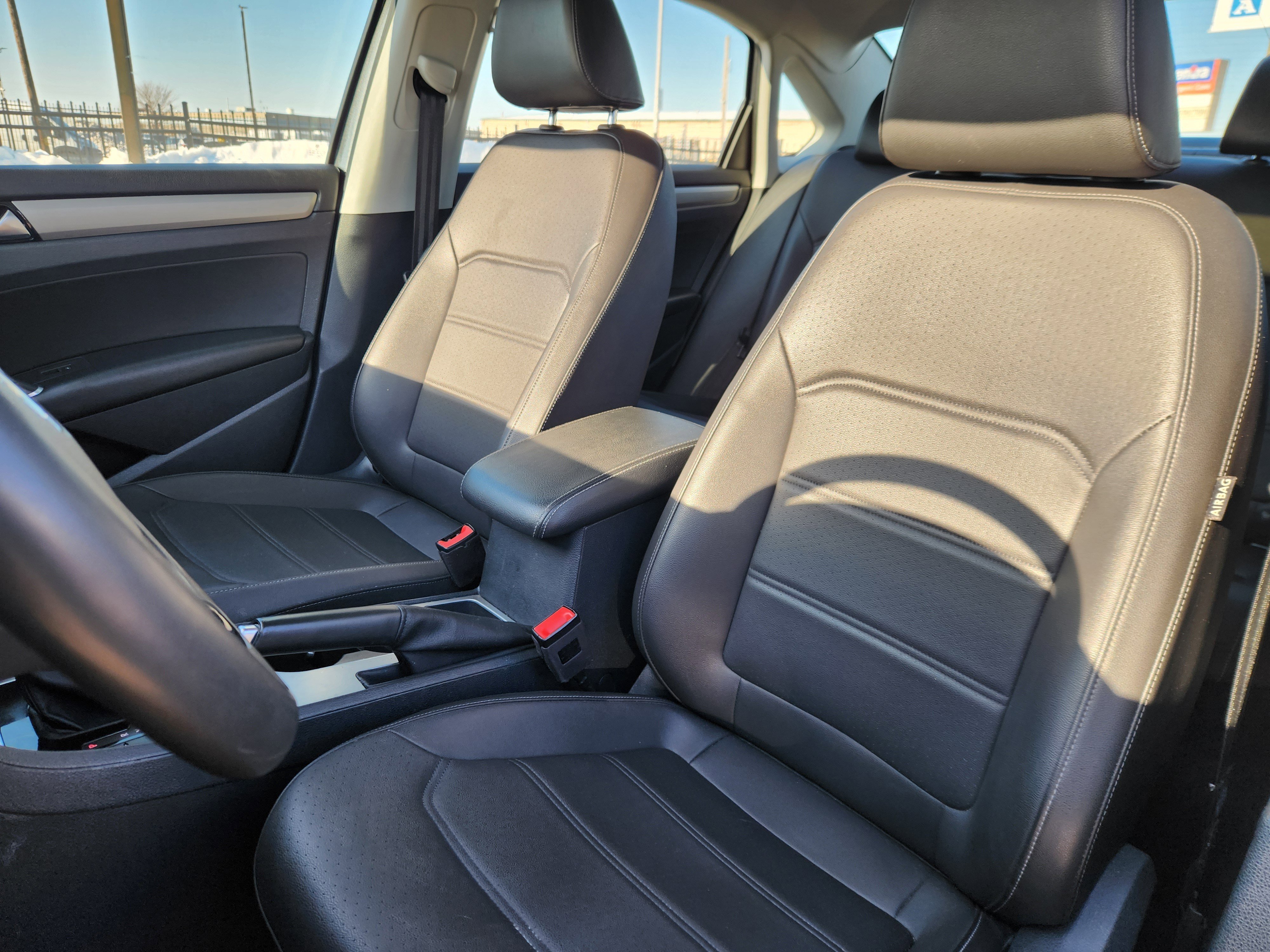 Used 2022 Volkswagen Passat 2.0T SE image 7