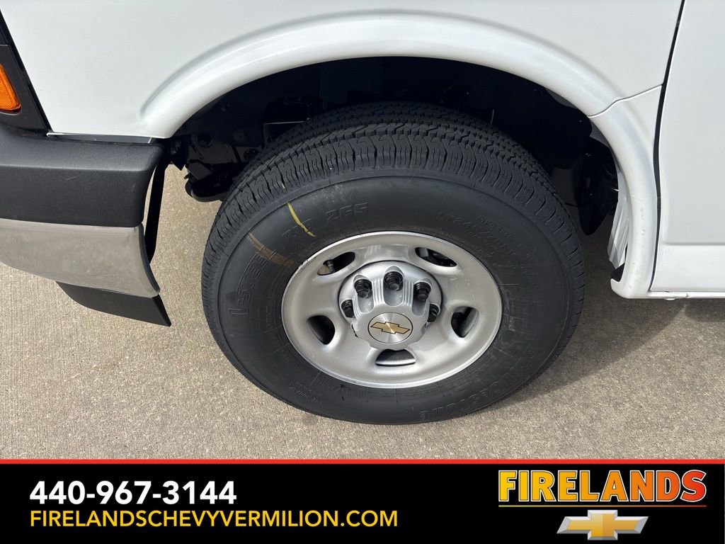 New 2026 Chevrolet Express 3500 RWD image 49