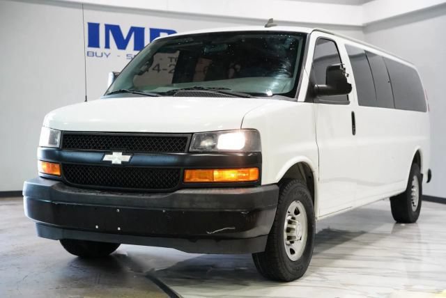 Used 2020 Chevrolet Express 2500 Extended RWD image 1