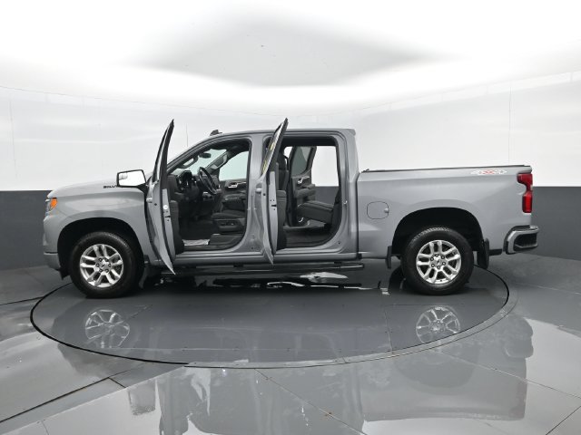Used 2024 Chevrolet Silverado 1500 RST AWD/4WD image 31