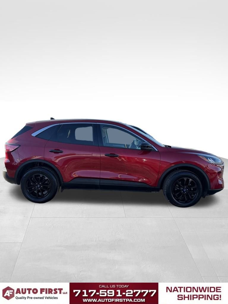 Used 2022 Ford Escape SE w/ Convenience Package image 2