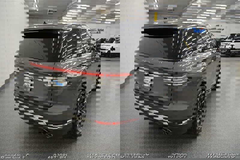 Used 2023 Lincoln Aviator Reserve w/ Equipment Group 201A image 9