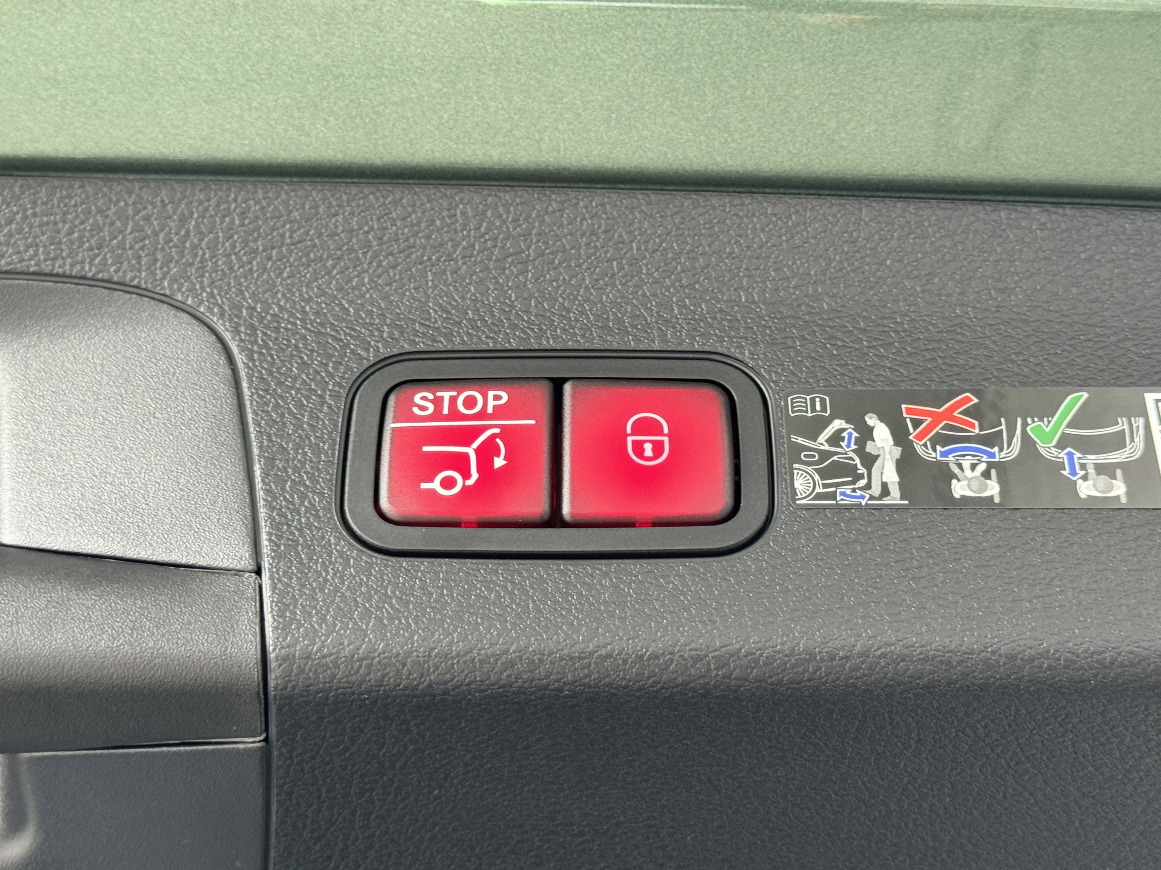 New 2026 Mercedes-Benz GLS 63 AMG 4MATIC image 9