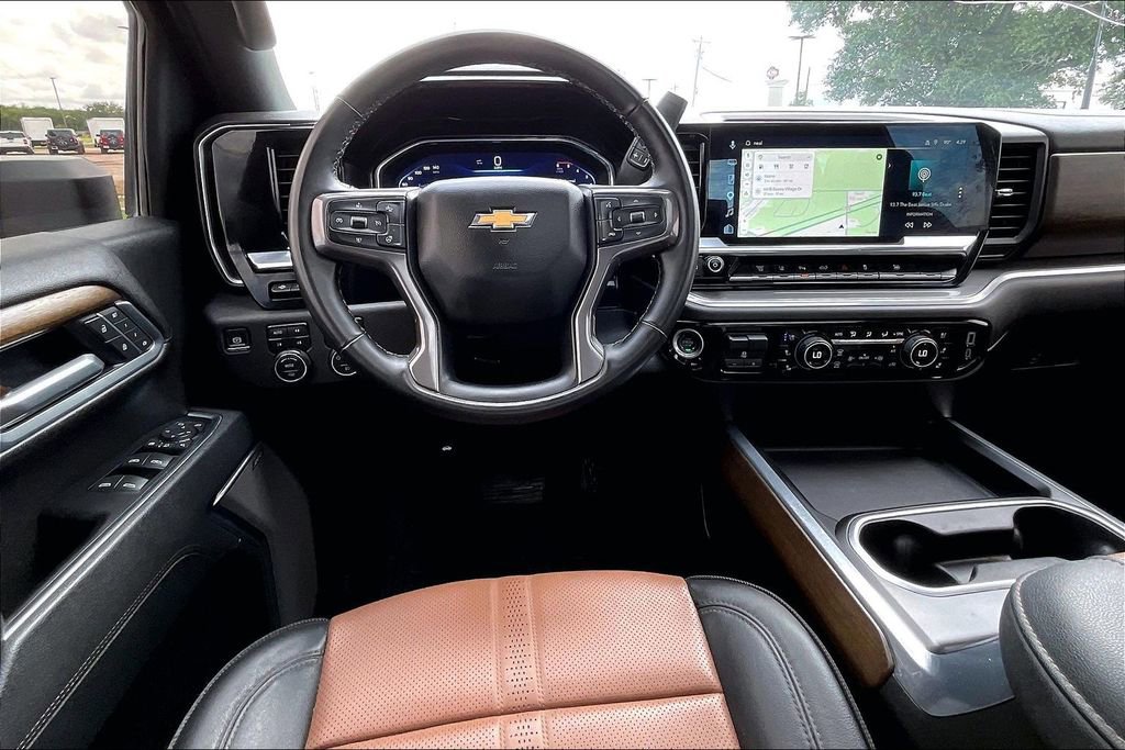 Used 2025 Chevrolet Silverado 2500 High Country w/ High Country Premium Package AWD/4WD image 8