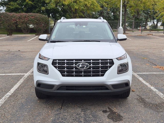 Used 2022 Hyundai Venue SEL FWD image 8