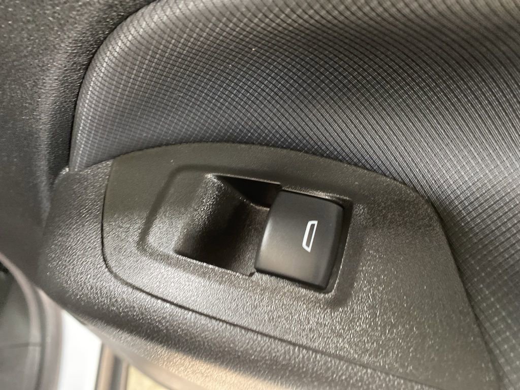 Used 2023 Chevrolet Equinox RS w/ RS Leather Package image 18