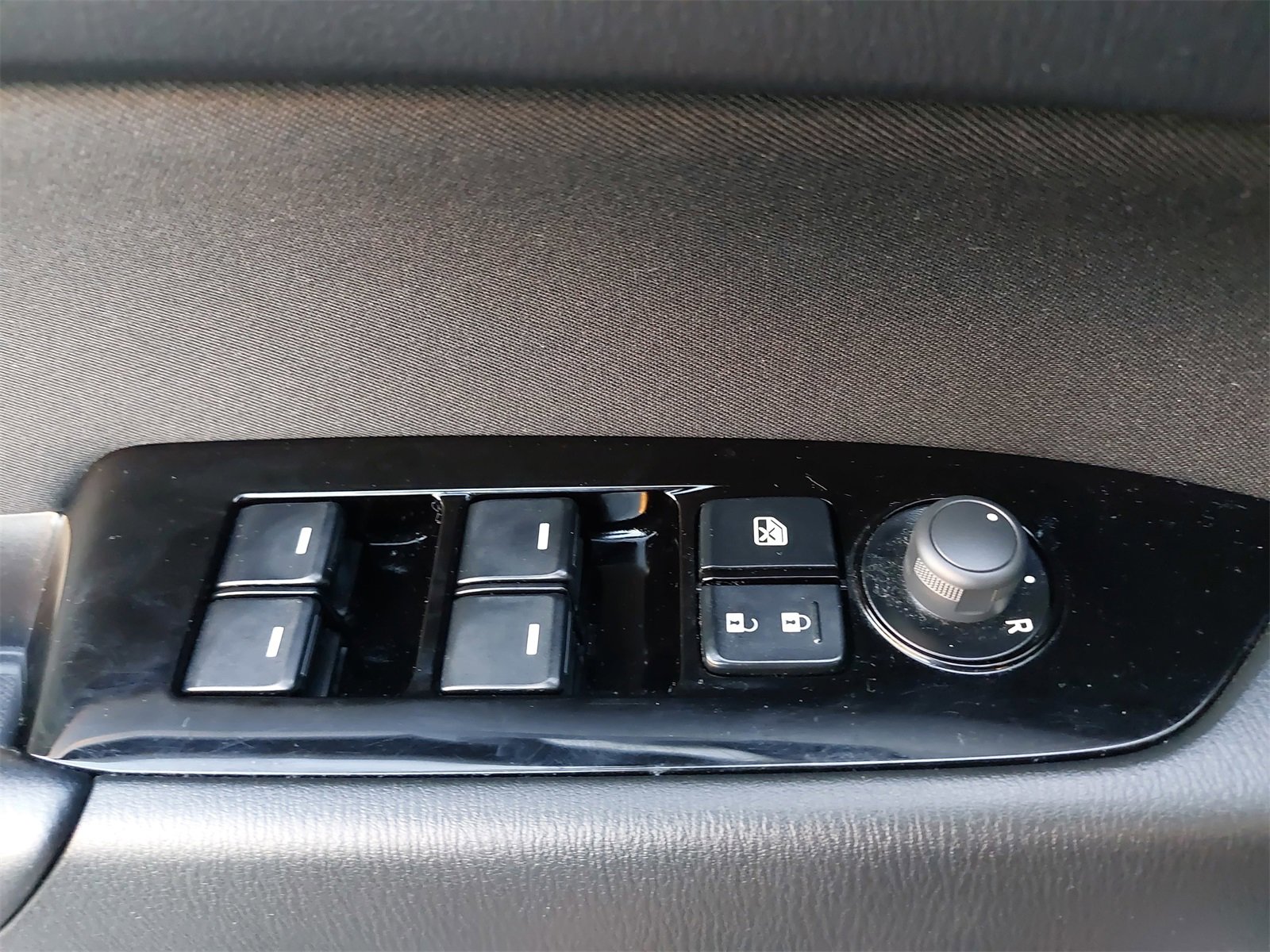 Used 2018 MAZDA CX-5 Sport image 30