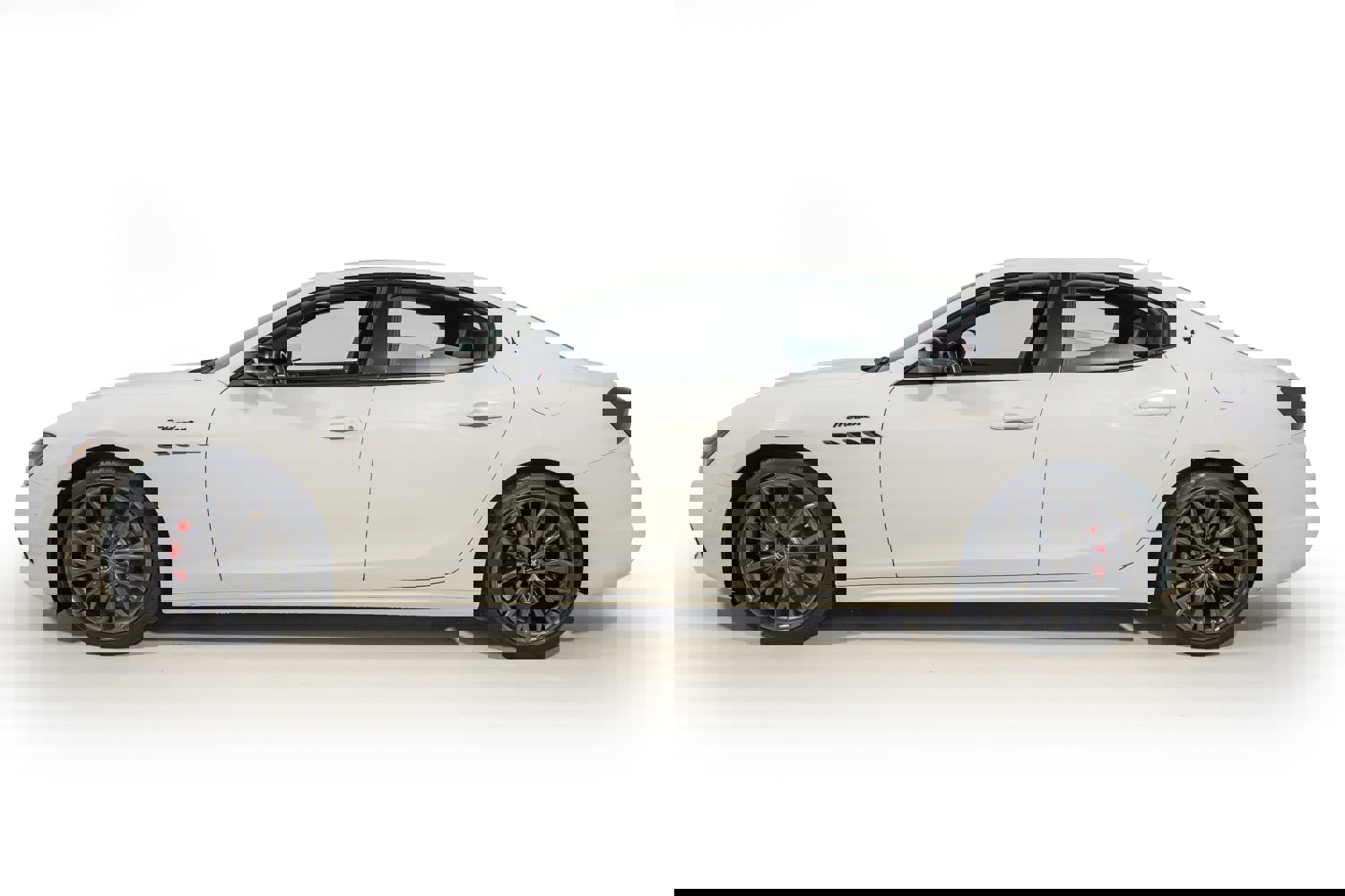 Used 2022 Maserati Ghibli Modena Q4 image 3