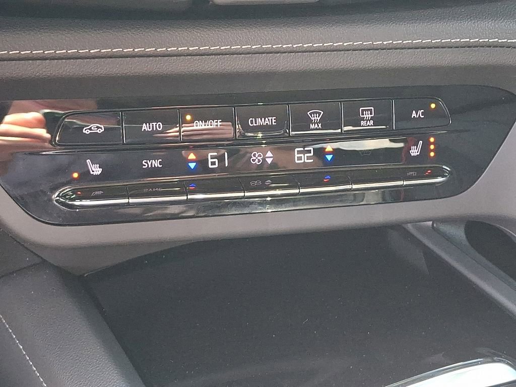 Used 2023 Buick Envision Essence w/ Technology Package I image 15