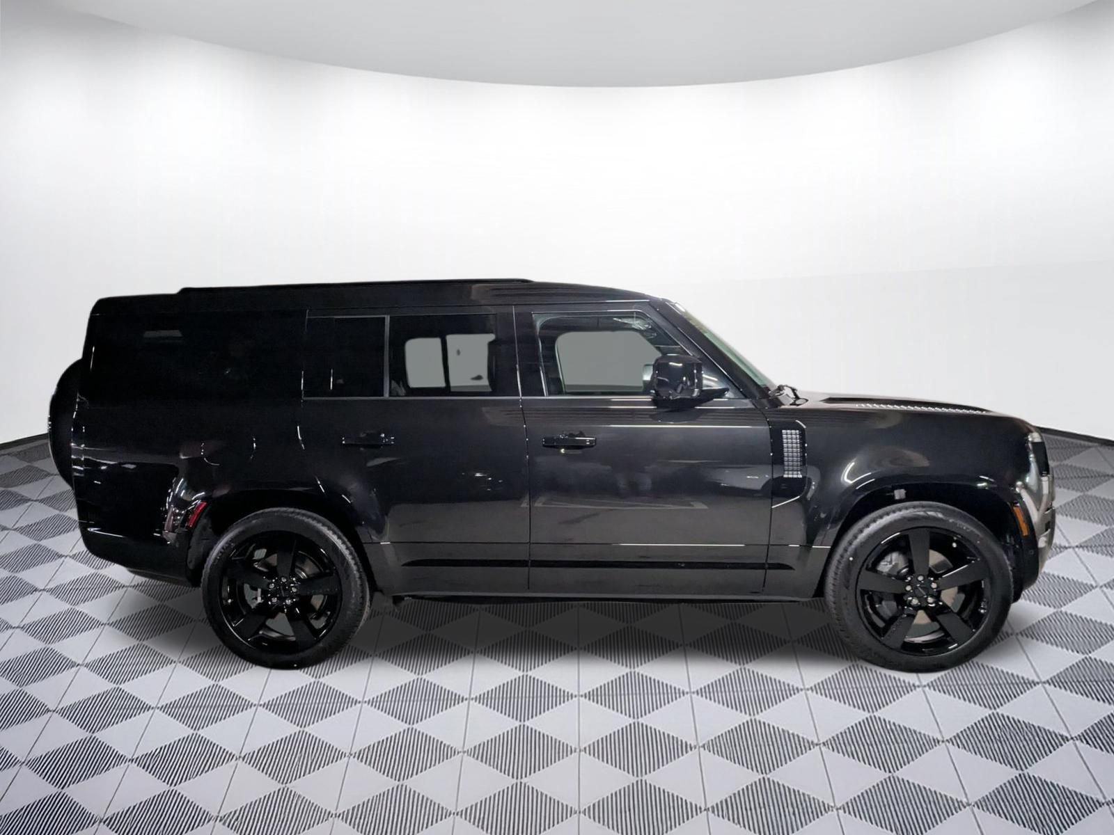 New 2026 Land Rover Defender 130 X-Dynamic SE AWD/4WD image 6