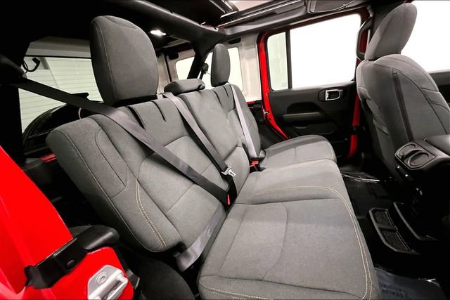 Used 2025 Jeep Wrangler Unlimited Sahara w/ Safety Group image 27