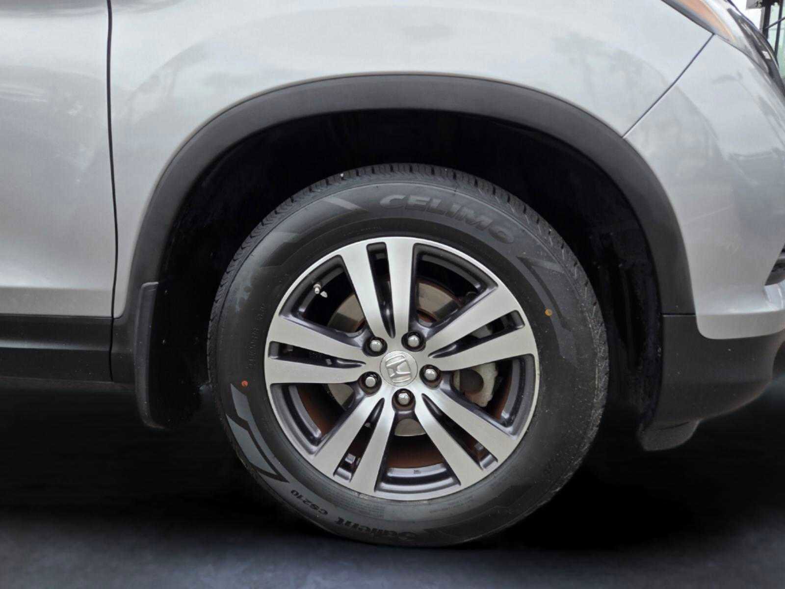 Used 2017 Honda Pilot EX image 7