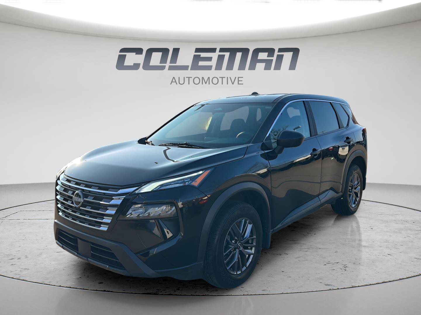 Used 2025 Nissan Rogue S image 1