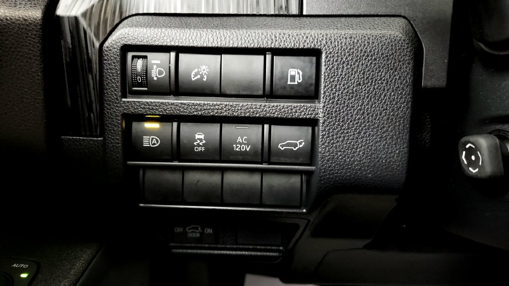 Certified 2025 Toyota 4Runner Platinum AWD/4WD image 32