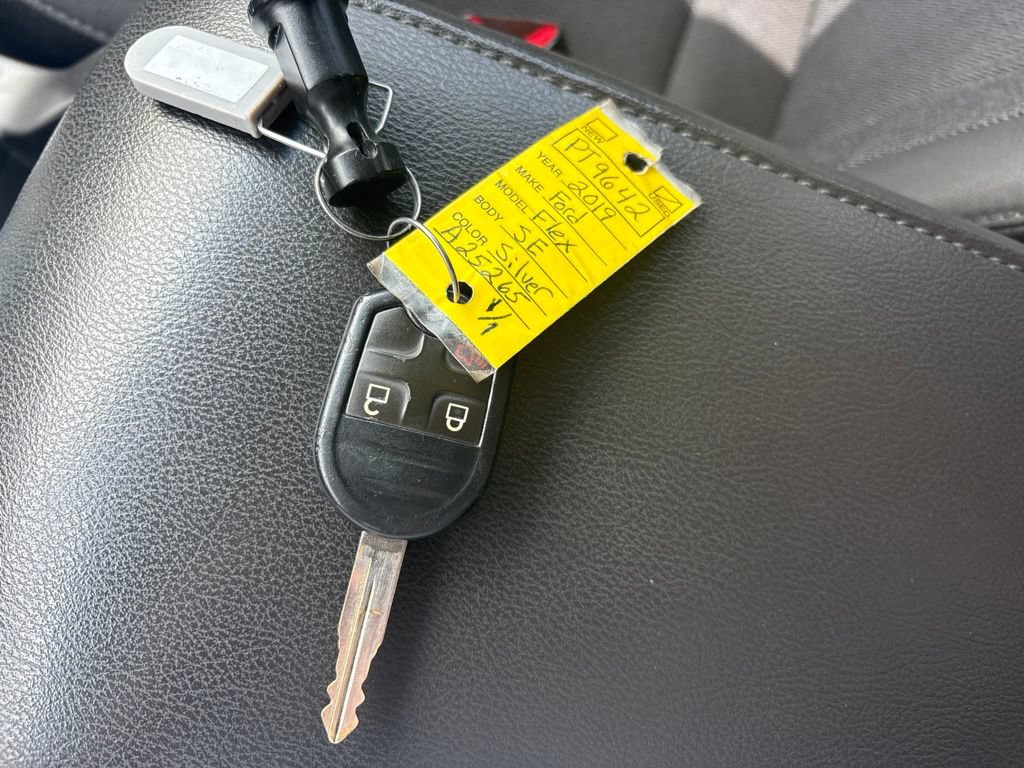 Used 2019 Ford Flex SE FWD image 12
