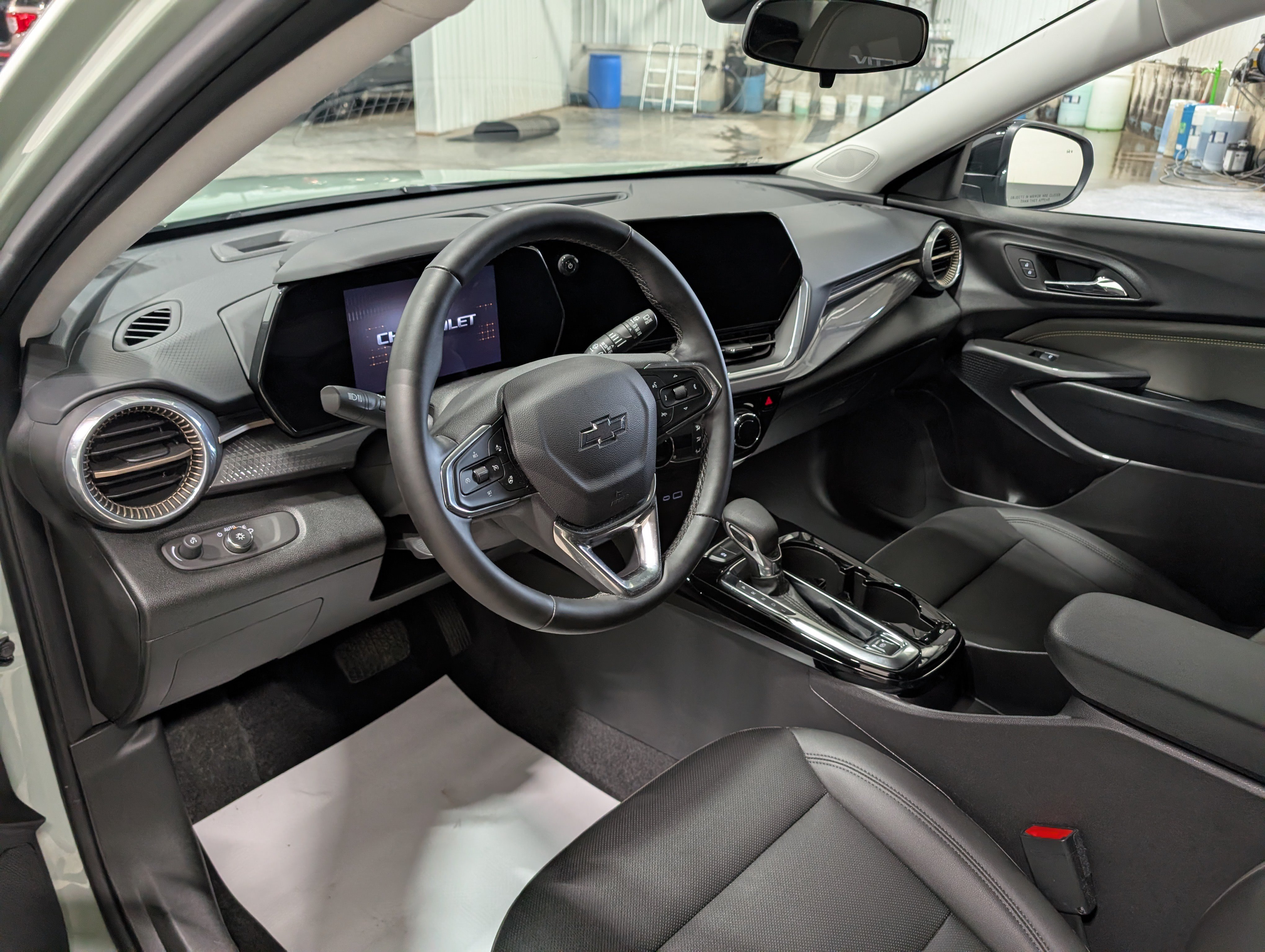 Used 2025 Chevrolet Trax ACTIV w/ Driver Confidence Package FWD image 13