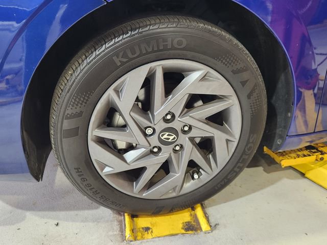 Used 2024 Hyundai Elantra SEL image 9